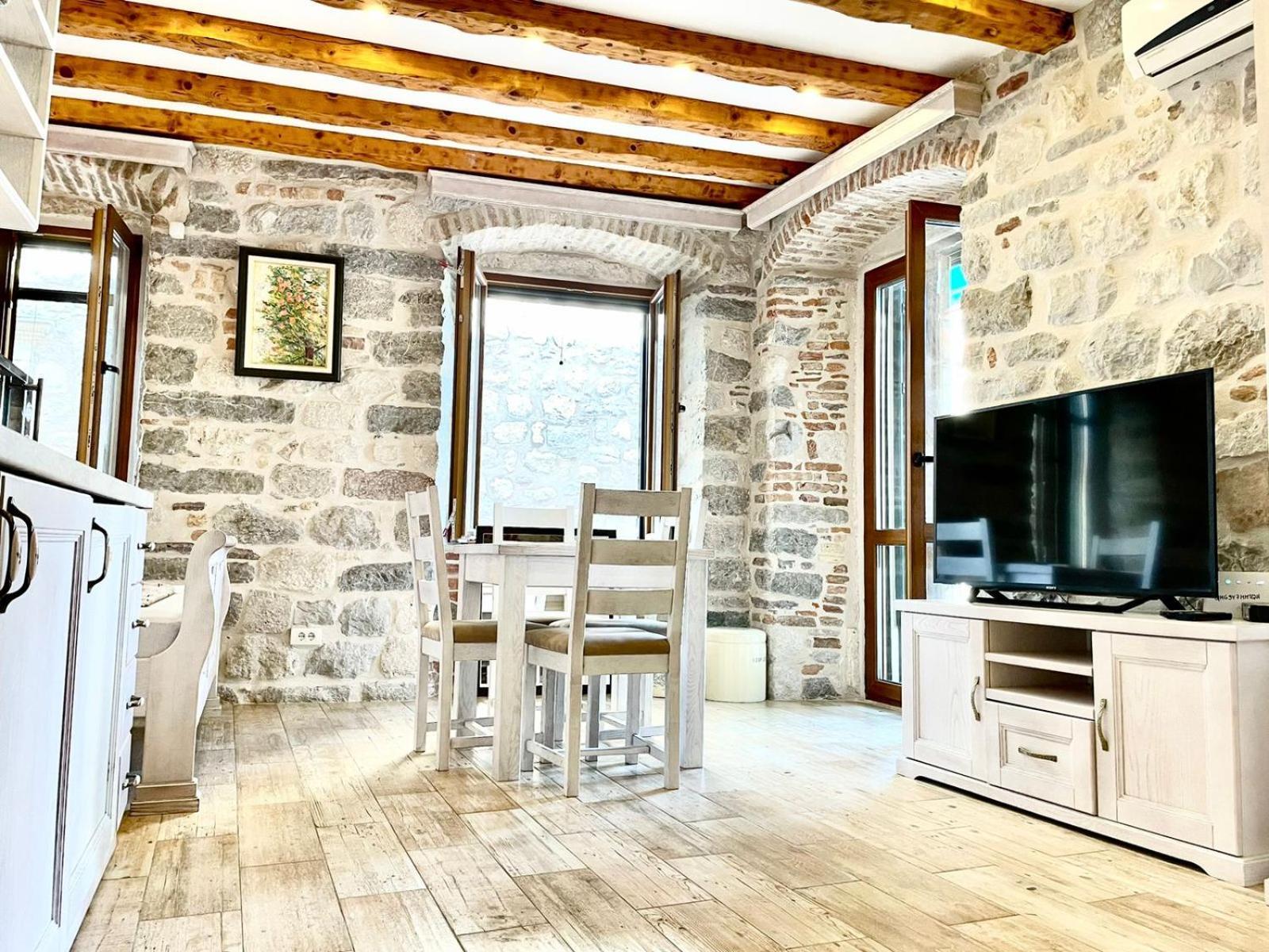 Apartments Dukic Котор Екстериор снимка